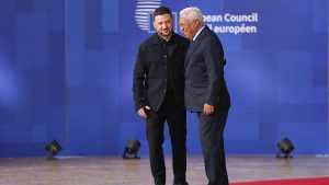 Selenskyj begrüßt neue Sanktionen der EU und USA in Brüssel