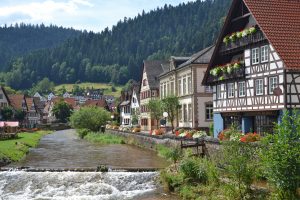 Ein Schwarzwalddorf will „bestes Tourismusdorf der Welt“ werden – Fachwerk-Idylle auf internationaler Bühne