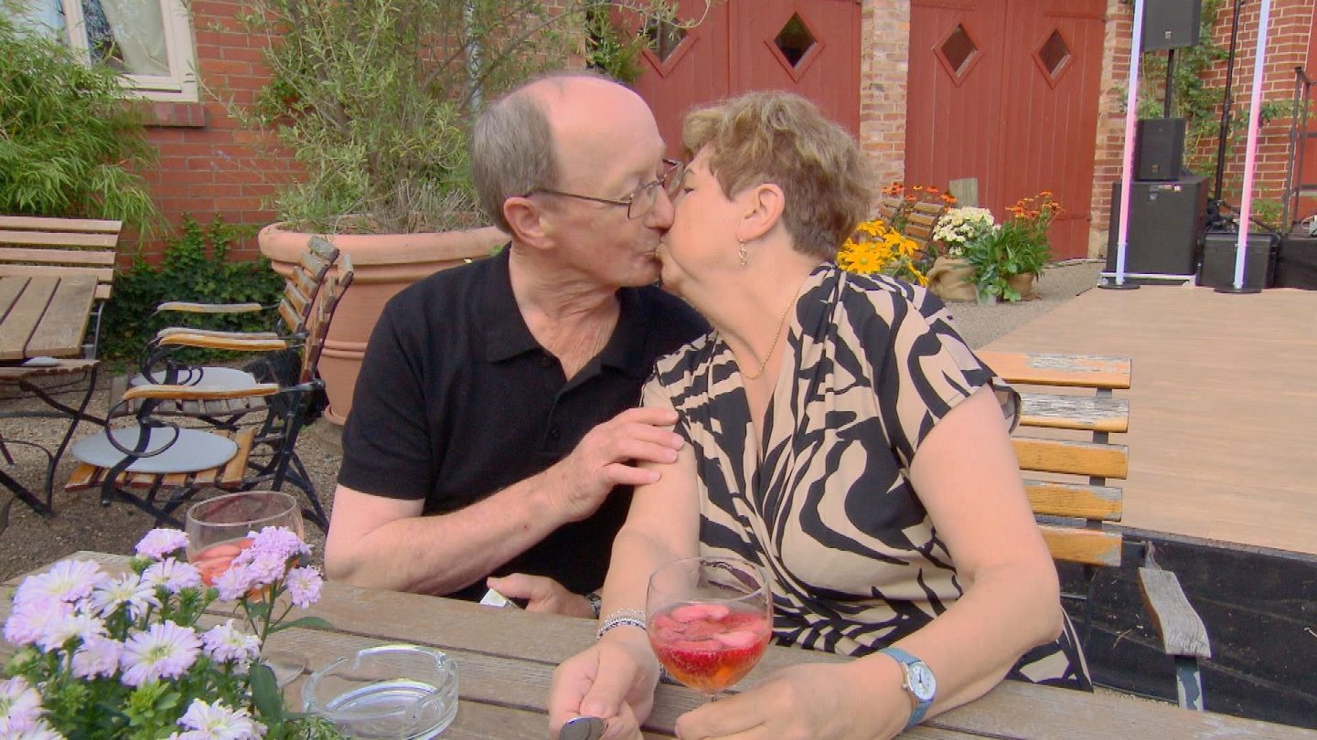 „Bauer sucht Frau“ 2025: Heute der Staffelstart mit zarten Küssen, ersten Entscheidungen und einer bitteren Abfuhr! 1 „Bauer sucht Frau“ 2025: Heute der Staffelstart mit zarten Küssen, ersten Entscheidungen und einer bitteren Abfuhr! 10FAA