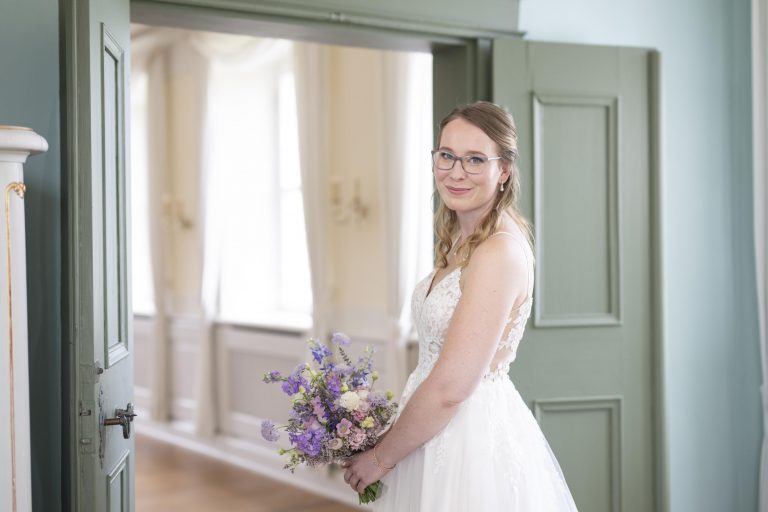 „Hochzeit auf den ersten Blick“: Julia bereut ihr Ja-Wort – „Ich wollte nicht die Erste sein, die Nein sagt.“ – Bräutigam Julian bleibt gefasst „Hochzeit auf den ersten Blick“: Julia bereut ihr Ja-Wort – „Ich wollte nicht die Erste sein, die Nein sagt.“ – Bräutigam Julian bleibt gefasst