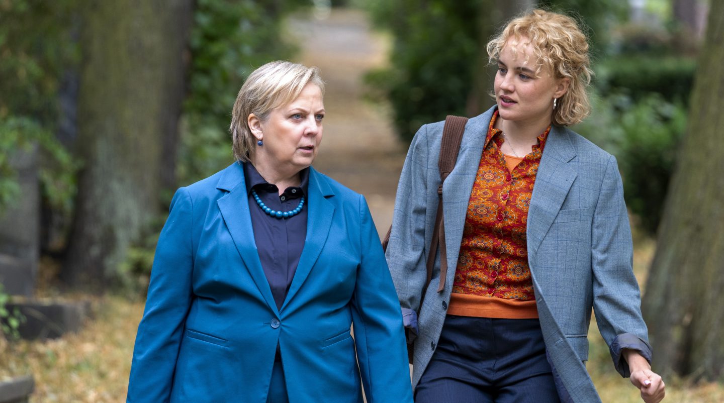 "Kanzlei Liebling Kreuzberg – Nachbarschaftshilfe" heute: So spannend wird der Berliner Coup zwischen Schulden, Geheimnissen und gebrochener Loyalität 3 "Kanzlei Liebling Kreuzberg – Nachbarschaftshilfe" heute: So spannend wird der Berliner Coup zwischen Schulden, Geheimnissen und gebrochener Loyalität 18 Kanzlei Liebling Kreuzberg Nachbarschaftshilfe