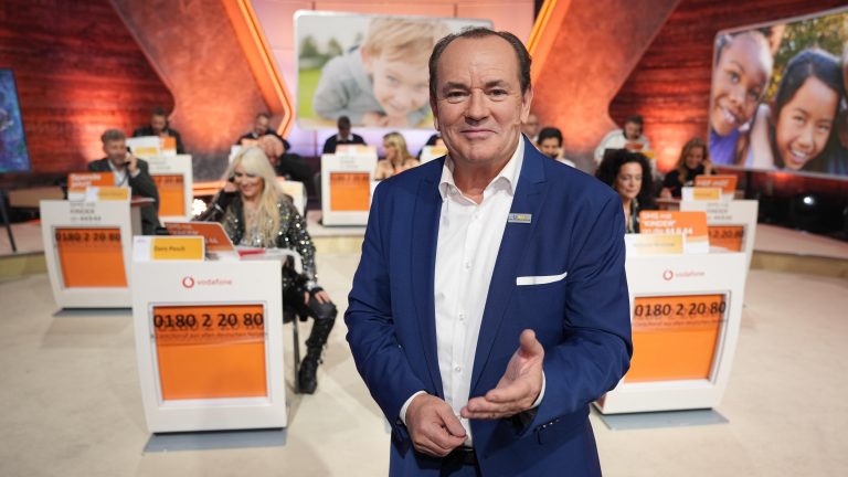 Halbzeit beim 30. RTL-SpendenmarathonMehr als 9 Millionen Euro nach 15 Stunden Halbzeit beim 30. RTL-SpendenmarathonMehr als 9 Millionen Euro nach 15 Stunden