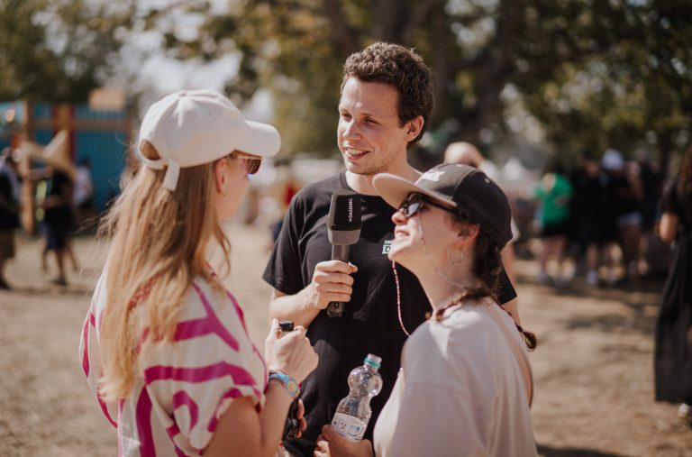 Ein Wattestäbchen, das Leben rettet – Die DASDING Community hilft: Reporter Marco auf Stammzellen-Mission im Badeparadies Schwarzwald Ein Wattestäbchen, das Leben rettet – Die DASDING Community hilft: Reporter Marco auf Stammzellen-Mission im Badeparadies Schwarzwald