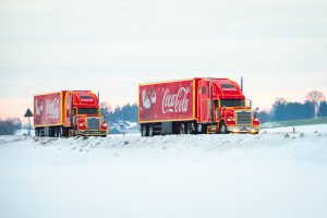 Die Coca-Cola Weihnachtstrucks rollen wieder – hier kommt die Magie nach Baden-Württemberg