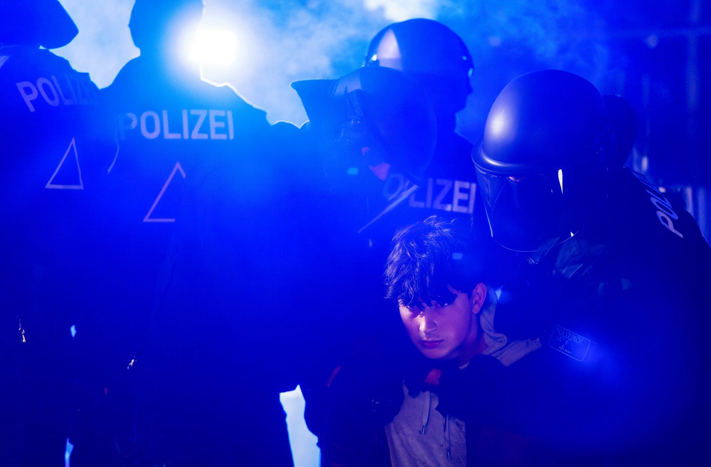 Heute in der ARD: „Polizei“ zeigt, wie verletzlich ein System sein kann, das uns schützen soll – und warum das Drama so fesselt