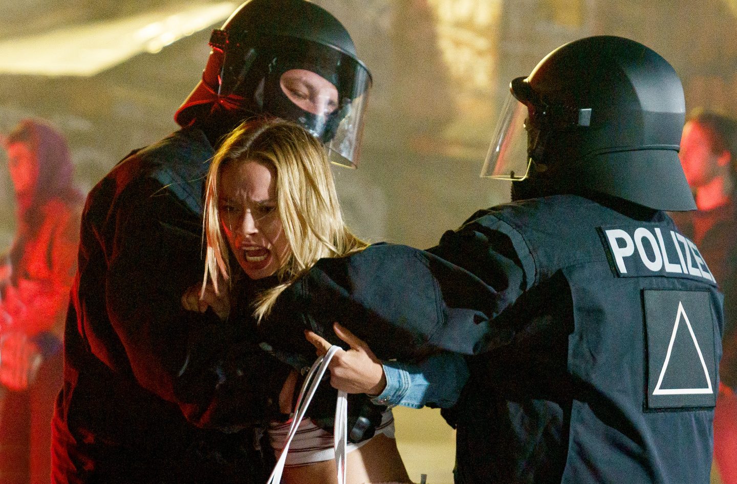 Heute in der ARD: „Polizei“ zeigt, wie verletzlich ein System sein kann, das uns schützen soll – und warum das Drama so fesselt 3 Heute in der ARD: „Polizei“ zeigt, wie verletzlich ein System sein kann, das uns schützen soll – und warum das Drama so fesselt 21 Polizei