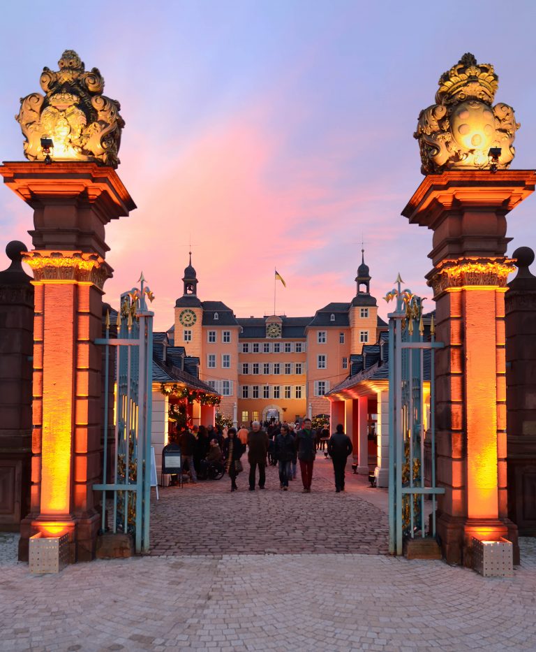 Schloss Schwetzingen im Adventszauber: Der 14. Kurfürstliche Weihnachtsmarkt startet Schloss Schwetzingen im Adventszauber: Der 14. Kurfürstliche Weihnachtsmarkt startet
