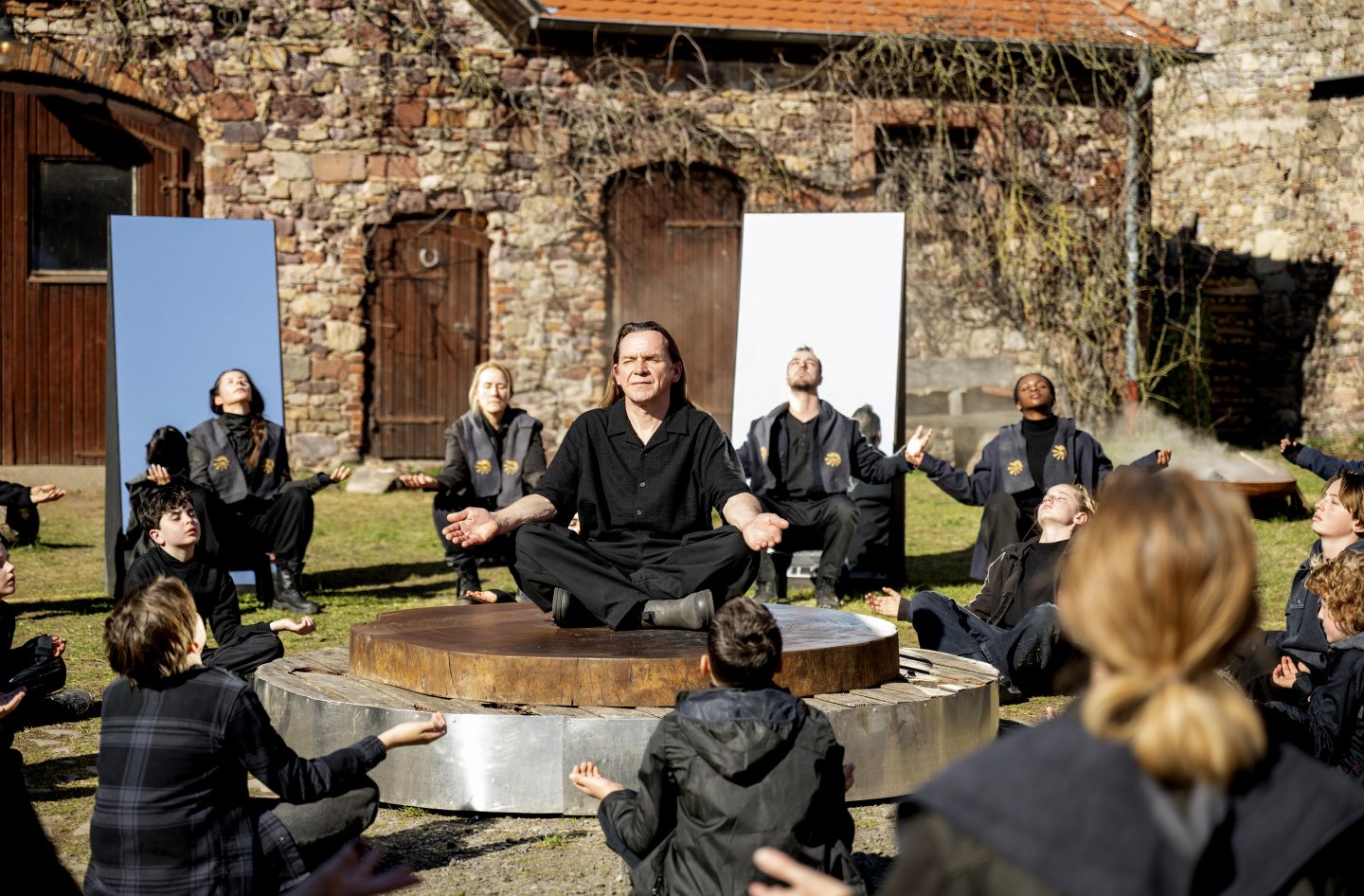 Tatort heute: „Licht“ – Sekte, Cold Case, Mutter verzweifelt! Spannend, sehenswert? Warum sich dieser Fall richtig lohnt! 3 Tatort heute: „Licht“ – Sekte, Cold Case, Mutter verzweifelt! Spannend, sehenswert? Warum sich dieser Fall richtig lohnt! 5 Tatort Licht