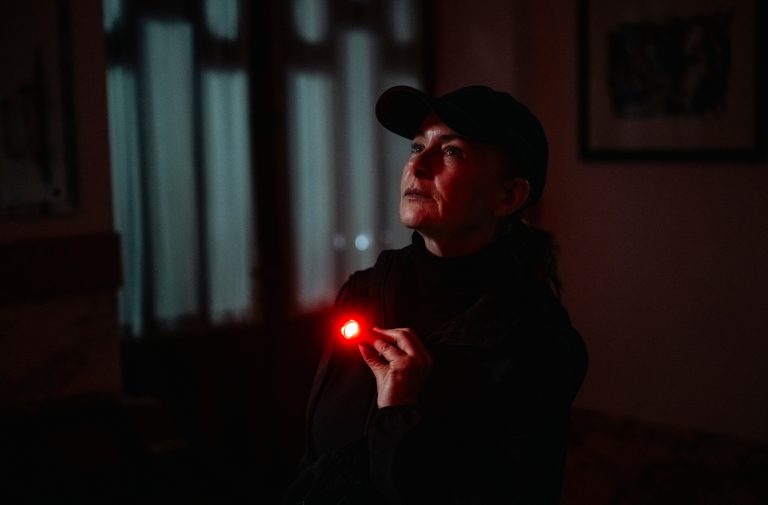 „Die Füchsin: Der Spion“: Wer verriet geheime Akten? Ein Mord führt die Ermittler zum Feind im eigenen System – so packend ist der Fall, der alles verändert „Die Füchsin: Der Spion“: Wer verriet geheime Akten? Ein Mord führt die Ermittler zum Feind im eigenen System – so packend ist der Fall, der alles verändert