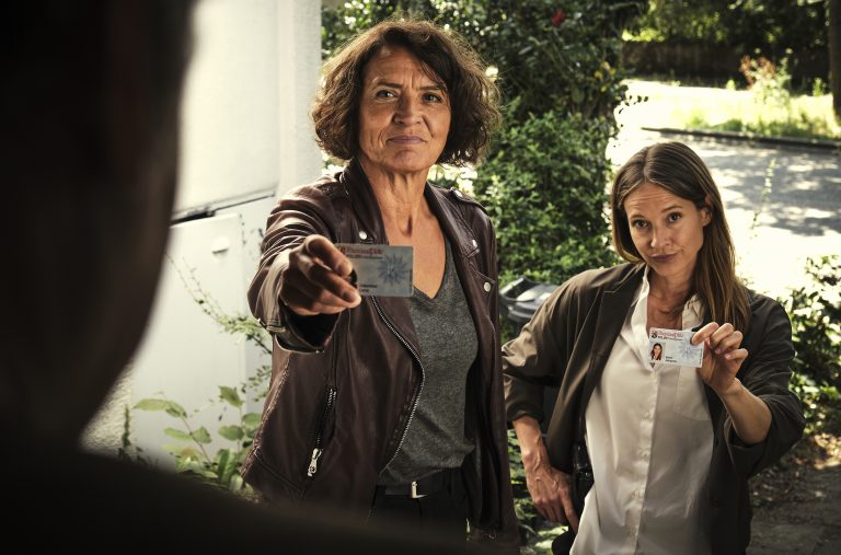 Zwischen Spannung und Stillstand: Ludwigshafen-„Tatort: Mike & Nisha“ erzielt Top-Quote – und spaltet dennoch das Publikum Zwischen Spannung und Stillstand: Ludwigshafen-„Tatort: Mike & Nisha“ erzielt Top-Quote – und spaltet dennoch das Publikum