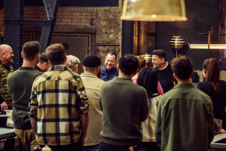 Premiere mit Paukenschlag: Zwischenfall sorgt heute bei „Mälzers Meisterklasse“ für Aufruhr Premiere mit Paukenschlag: Zwischenfall sorgt heute bei „Mälzers Meisterklasse“ für Aufruhr