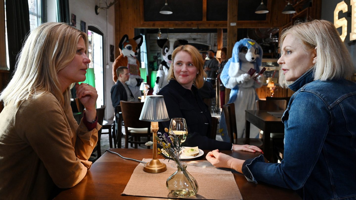 „Nächste Ausfahrt Glück – Hinter der Maske“: Heute das große Herzkino-Finale voller Gefühl, Geheimnisse und Neuanfänge 1 „Nächste Ausfahrt Glück – Hinter der Maske“: Heute das große Herzkino-Finale voller Gefühl, Geheimnisse und Neuanfänge 86941 5 3