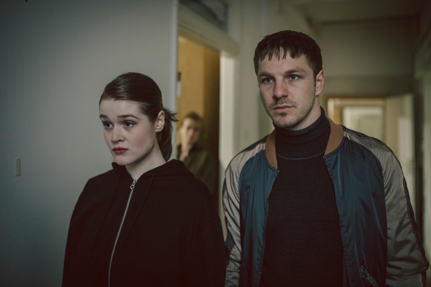 „Theresa Wolff – Nebel“: Heute läuft das große ZDF-Finale – doch Nina Gummich steht schon wieder für den nächsten Thüringenkrimi vor der Kamera! 3 „Theresa Wolff – Nebel“: Heute läuft das große ZDF-Finale – doch Nina Gummich steht schon wieder für den nächsten Thüringenkrimi vor der Kamera! 89700 2 11