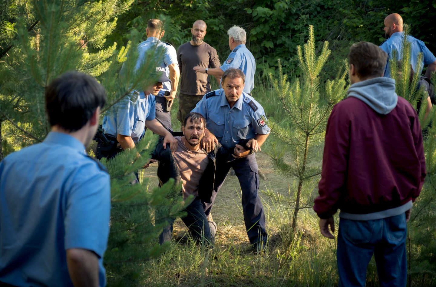 „Wolfsjagd“ heute: Wie eine tote Frau, alte Mythen und eine Wildhüterin das Böse in Brandenburg freilegen – so packend ist das Krimidrama 8 Wolfsjagd