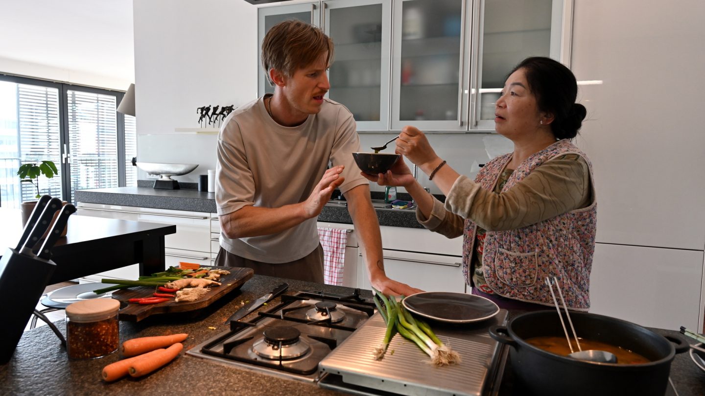 Liebe trotz Likes! „Liebesbrief an Jenny“ beweist heute, dass echte Gefühle keine Filter brauchen – so romantisch wird der ZDF-Film 90567 1 18