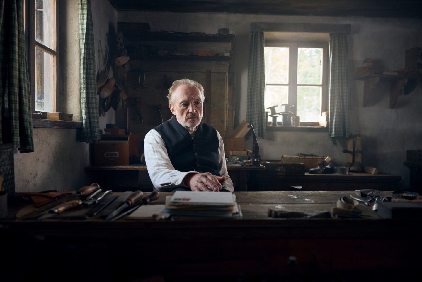 "Sturm kommt auf" heute im ZDF: Liebe, Schuld und Verrat – Das ergreifende Drama im Schatten des Faschismus 90698 3 3