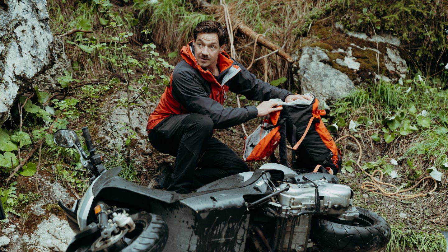 „Die Bergretter“ heute im ZDF: Lebensgefahr in den Alpen – Teenager stürzt ab! Markus zwischen Rettung, Familienchaos und Beziehungskrise 1 „Die Bergretter“ heute im ZDF: Lebensgefahr in den Alpen – Teenager stürzt ab! Markus zwischen Rettung, Familienchaos und Beziehungskrise 92937 4 5