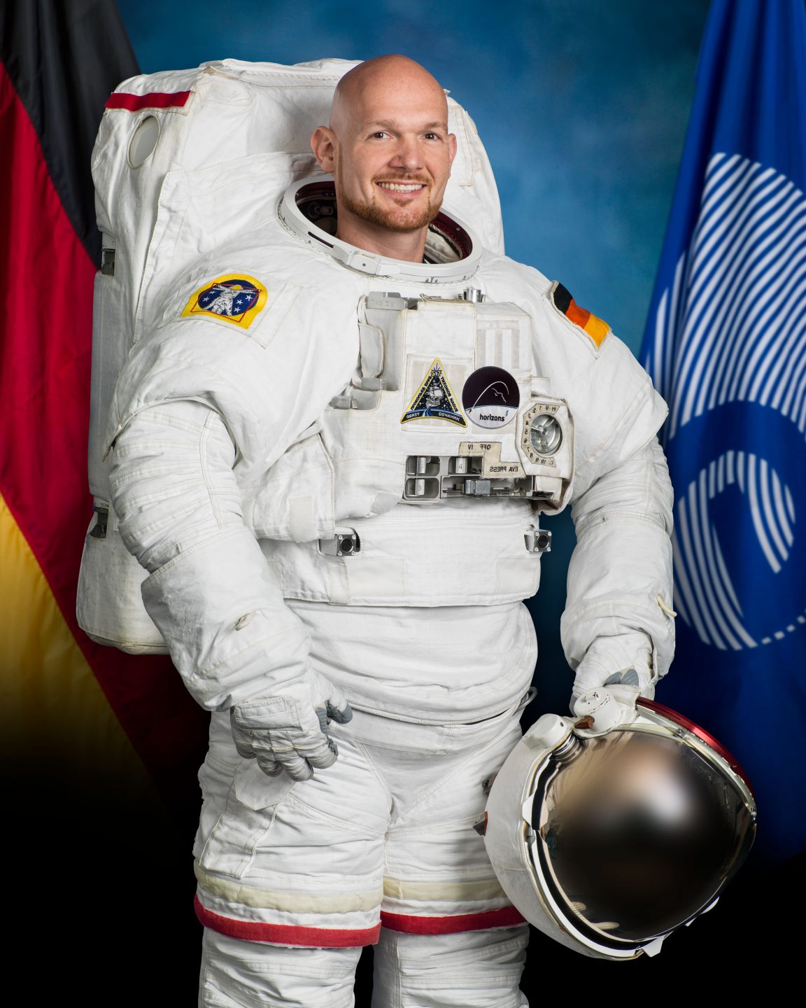 Alexander Gerst soll zum Mond! Der Baden-Württemberger ist Favorit für die Artemis-Mission 1 Alexander Gerst soll zum Mond! Der Baden-Württemberger ist Favorit für die Artemis-Mission Alexander Gerst official portrait in 2017
