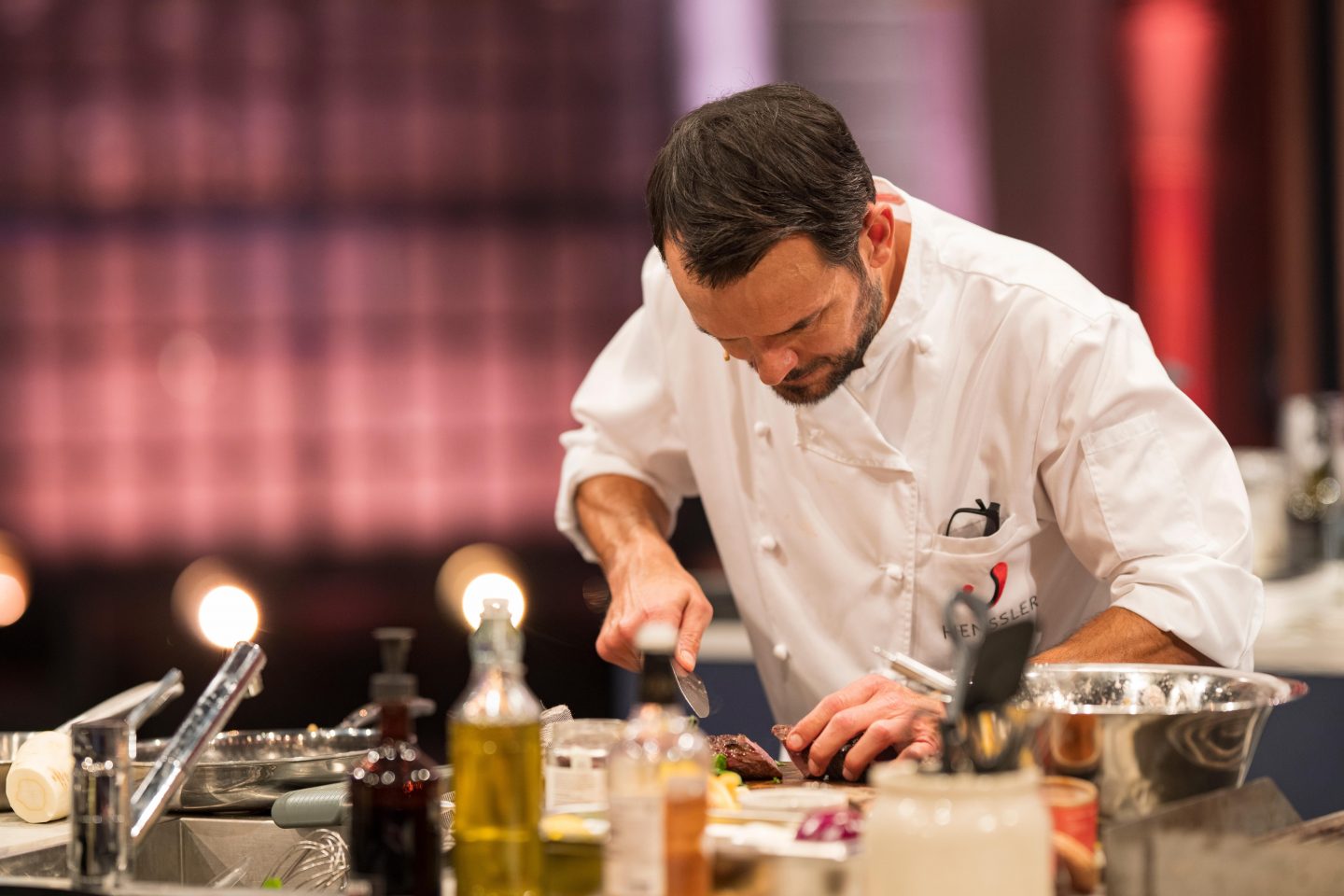 "Hensslers Dreamteam": Steffen Henssler verzweifelt im Finale – „Wir sind die drei dümmsten Köche“ 3 "Hensslers Dreamteam": Steffen Henssler verzweifelt im Finale – „Wir sind die drei dümmsten Köche“ B1673 1