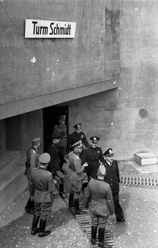 Einer der geheimnisvollsten Orte Baden-Württembergs – und warum er bis heute Rätsel aufgibt Bundesarchiv Bild 101I 052 1437 36 Oberrhein Befestigung am Isteiner Klotz