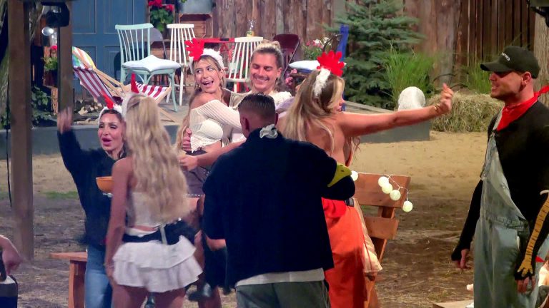 Der Promihof heute: Heiße Küsse, neue Bewohnerinnen und ein Beauty-Chaos bei RTLZWEI