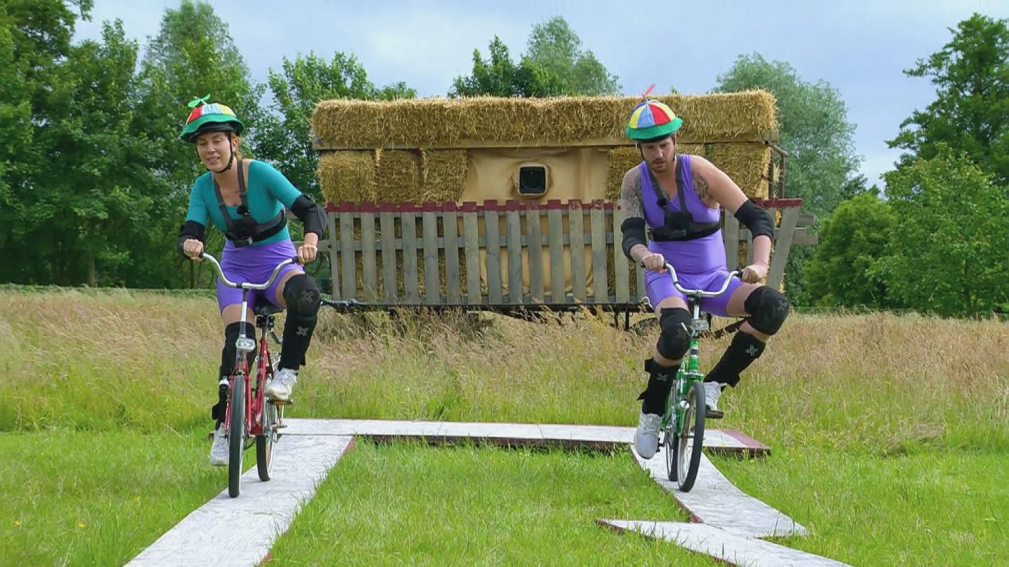 „Sommerhaus der Stars“: Wer ist raus? Doppel-Exit sorgt für Tränen und Zoff in Folge 8 1 „Sommerhaus der Stars“: Wer ist raus? Doppel-Exit sorgt für Tränen und Zoff in Folge 8 FAB60