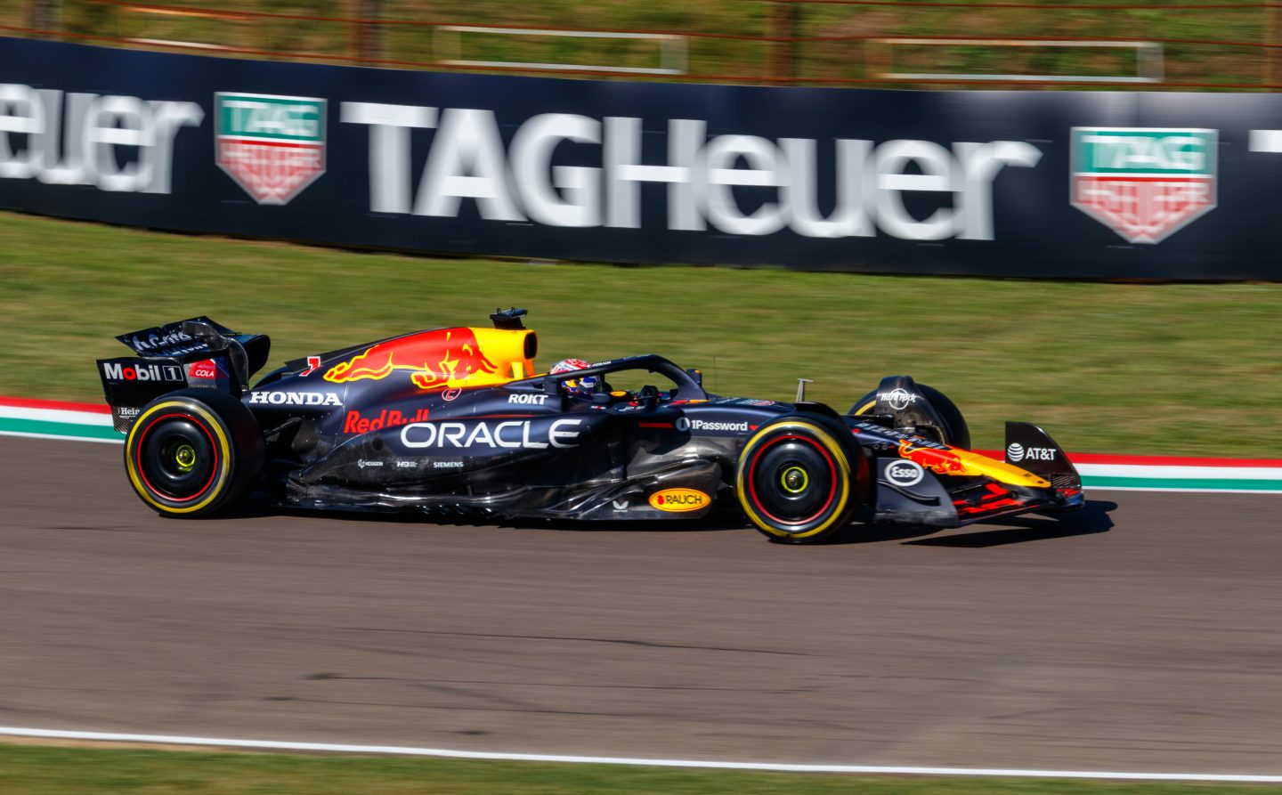 Formel 1 heute in Brasilien: Norris siegt souverän – Verstappen kämpft sich aufs Podium, Antonelli überrascht