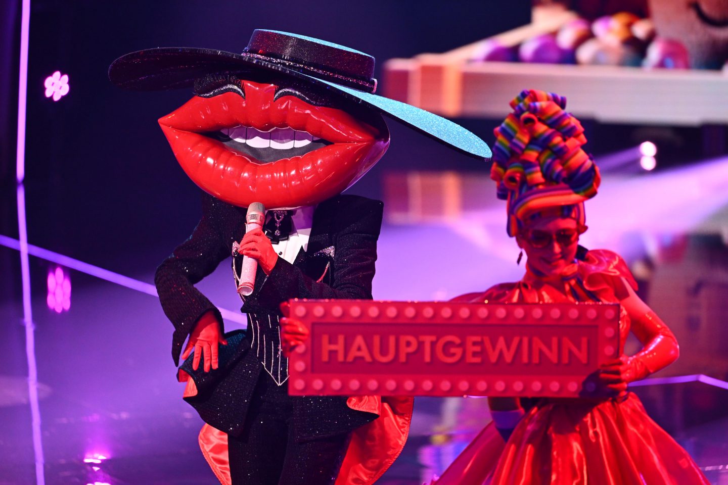 Hollywood bei „The Masked Singer“: „Das glaub ich nicht!“ – Verona Pooth feiert ihren ersten Volltreffer – sie erkennt den Star unter der „Kiss“-Maske 1 Hollywood bei „The Masked Singer“: „Das glaub ich nicht!“ – Verona Pooth feiert ihren ersten Volltreffer – sie erkennt den Star unter der „Kiss“-Maske Joyn TMS12 Show2 3306895 1