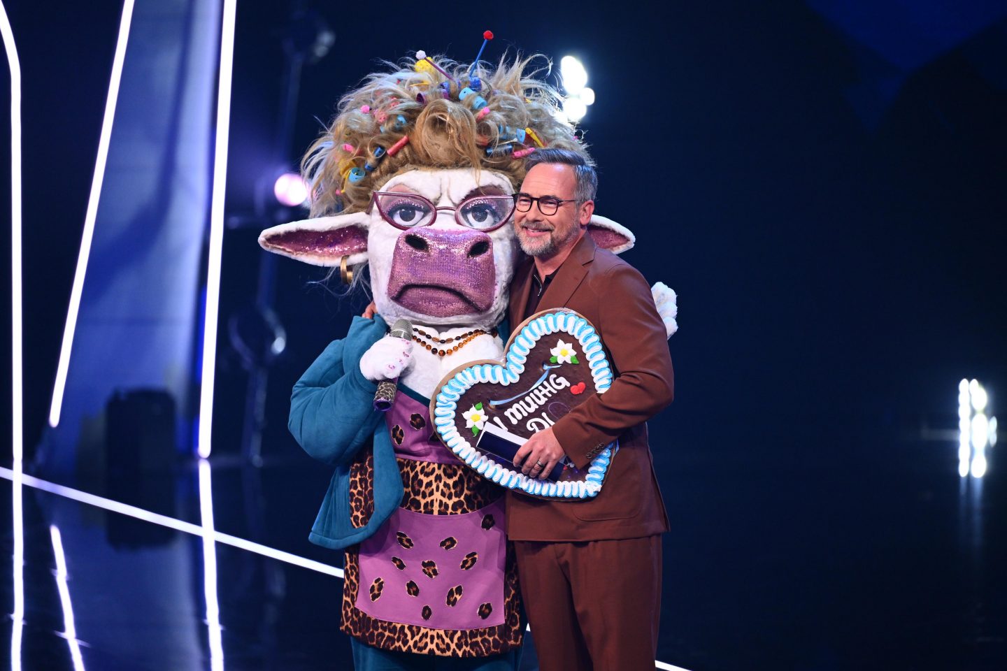 Hollywood bei „The Masked Singer“: „Das glaub ich nicht!“ – Verona Pooth feiert ihren ersten Volltreffer – sie erkennt den Star unter der „Kiss“-Maske 7 Hollywood bei „The Masked Singer“: „Das glaub ich nicht!“ – Verona Pooth feiert ihren ersten Volltreffer – sie erkennt den Star unter der „Kiss“-Maske Joyn TMS12 Show2 3306904