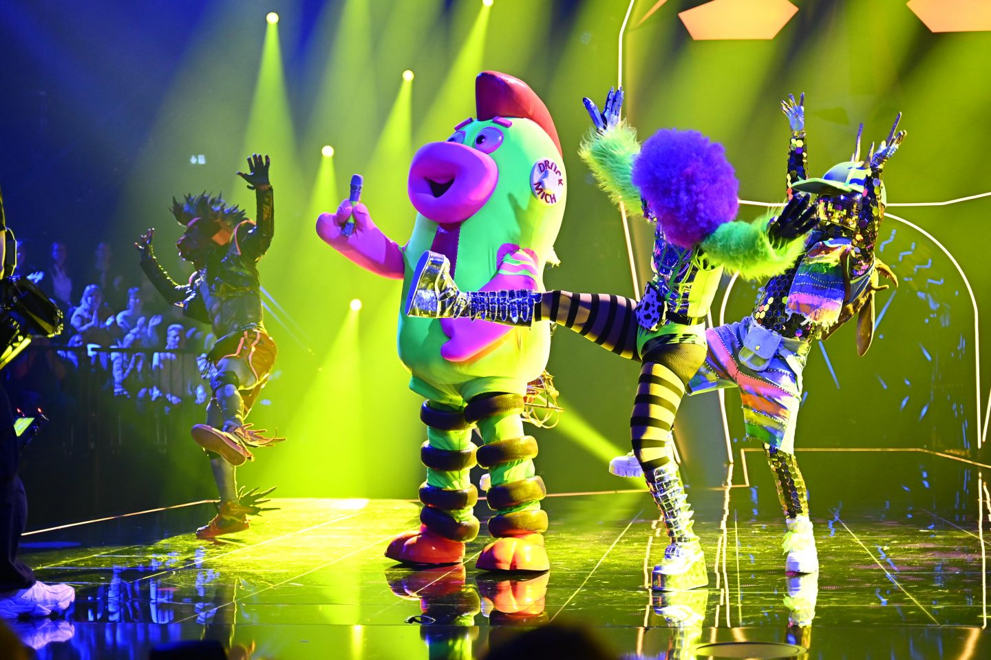 „The Masked Singer“ wer ist raus in Show 3? Diese Stuttgarter Schauspielerin steckte unter Quietsch – keiner hatte sie auf dem Zettel 1 „The Masked Singer“ wer ist raus in Show 3? Diese Stuttgarter Schauspielerin steckte unter Quietsch – keiner hatte sie auf dem Zettel Joyn TMS12 Show3 3308181