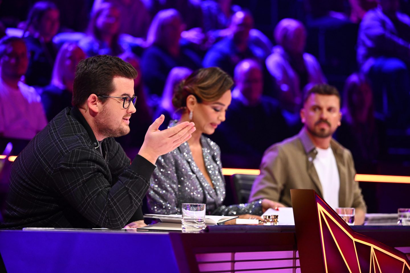 Heute wird es spannend bei „The Masked Singer“ – warum die zweite Rätselrunde Fans jetzt besonders elektrisiert 1 Heute wird es spannend bei „The Masked Singer“ – warum die zweite Rätselrunde Fans jetzt besonders elektrisiert Joyn TMS1 Show1 3300170 1