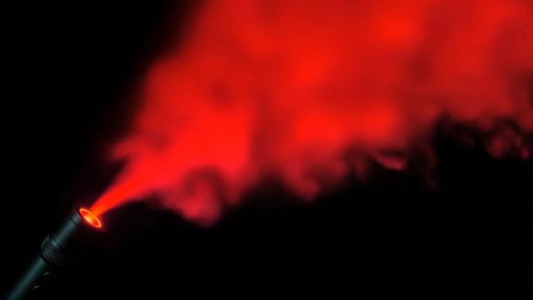 Elektronischer Bengalo aus Tübingen: ColdFlare soll Pyrotechnik revolutionieren – doch Ultras werden skeptisch bleiben