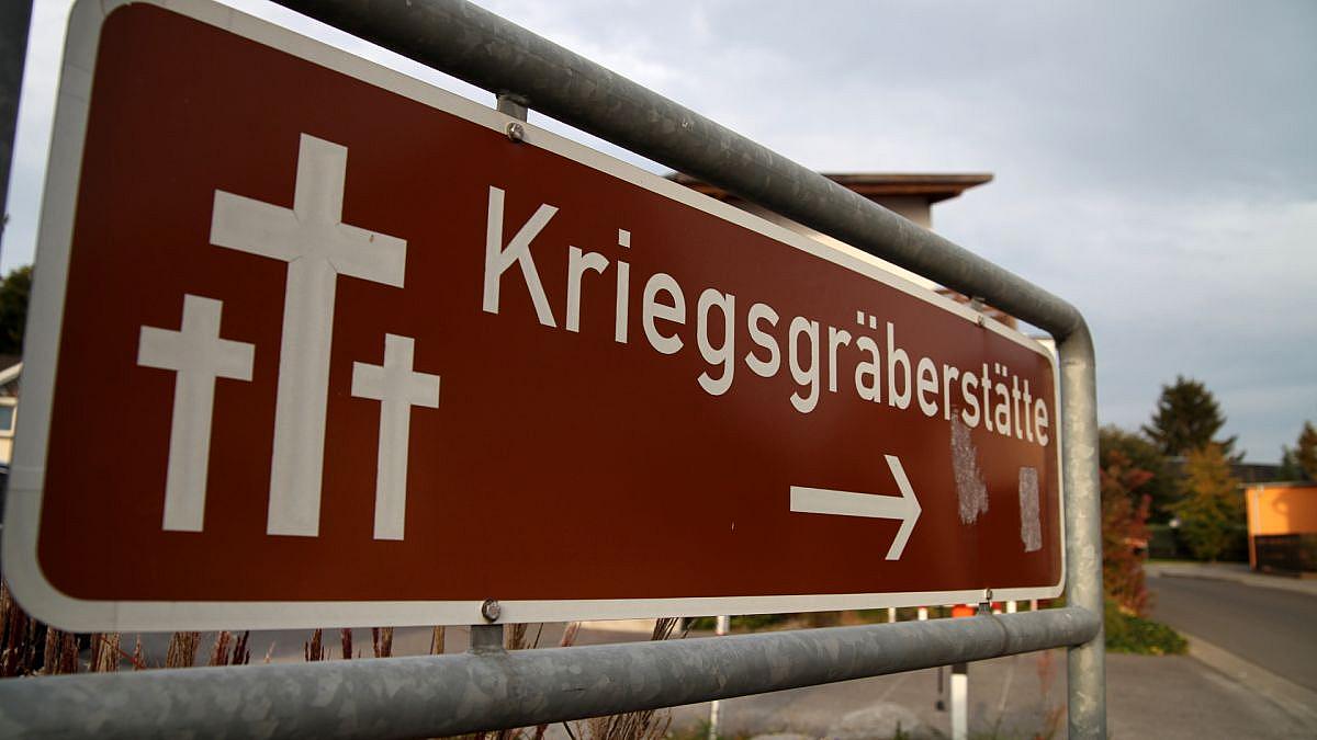 Kriegsgräberstätten am Volkstrauertag in Gefahr
