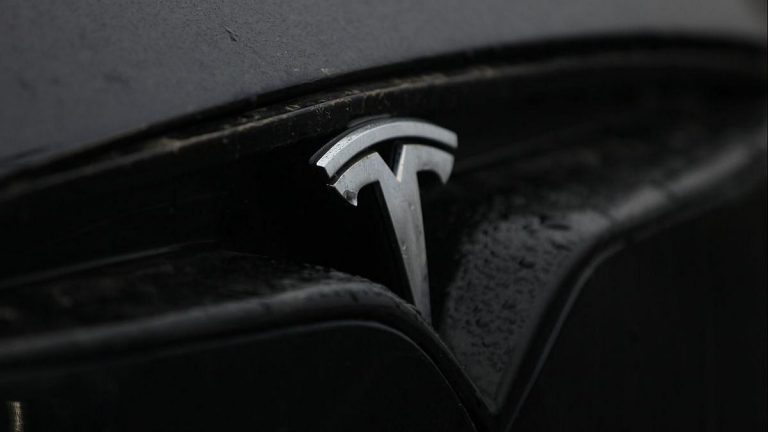Tesla-Aktionäre in Austin stimmen Billionen-Paket für Elon Musk zu