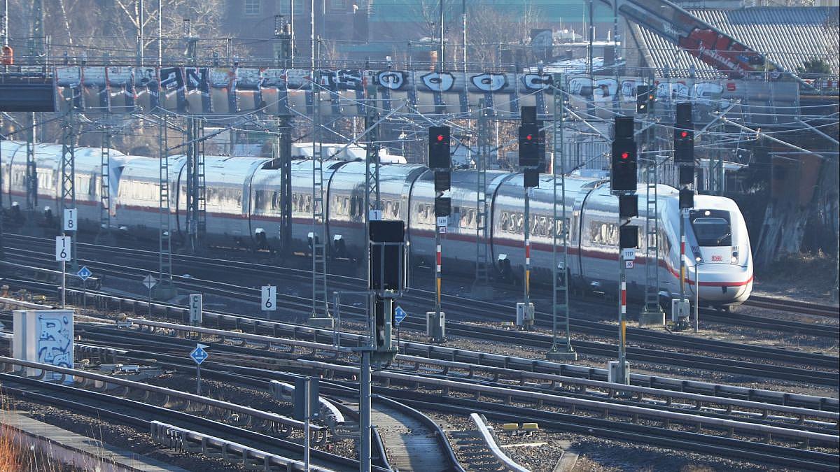 Fernverkehr der Deutschen Bahn in Deutschland: Pünktlichkeit auf historischem Tief im Oktober 2025