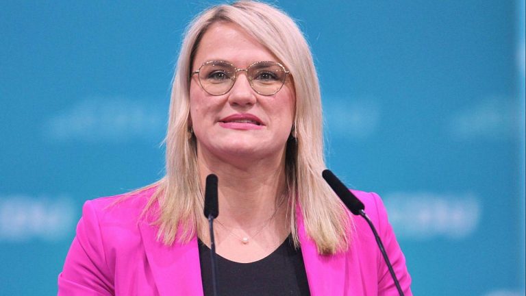 CDU-Generalsekretärin Stumpp kritisiert BPB-Rückzug von X CDU-Generalsekretärin Stumpp kritisiert BPB-Rückzug von X