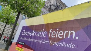 Umfrage: Vertrauen in Demokratie bröckelt in Deutschland
