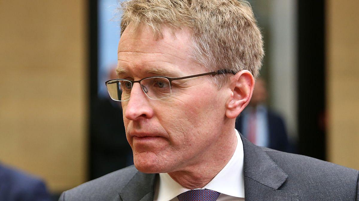 Umfassende Kabinettsumbildung in Schleswig-Holstein: Schwarz und Sütterlin-Waack treten ab