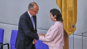 Berlin: Forschungsministerin Bär lobt Merz und Söder als Feministen Berlin: Forschungsministerin Bär lobt Merz und Söder als Feministen