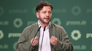 Grünen-Chef Banaszak wirft Ampel „Scheinheiligkeit“ vor der UN-Klimakonferenz in Brasilien vor