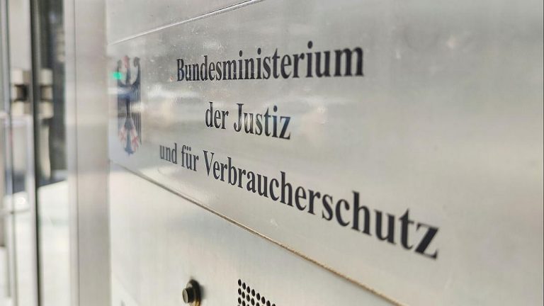 Justizministerium in Berlin bereitet Studie zu Kinder- und Jugendgewalt vor Justizministerium in Berlin bereitet Studie zu Kinder- und Jugendgewalt vor
