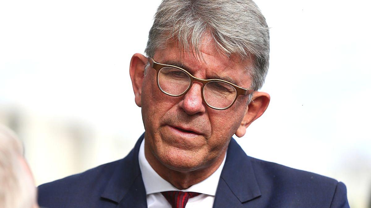 Kulturstaatsminister Weimer äußert Sorge um Demokratie