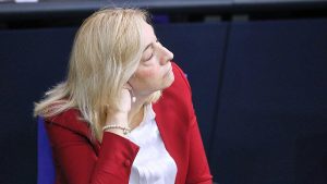 Gesundheitsministerin Warken: Appell zum Kassenwechsel im Tagesspiegel Gesundheitsministerin Warken: Appell zum Kassenwechsel im Tagesspiegel