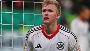 Spannendes Duell: Eintracht Frankfurt triumphiert in Köln mit 4:3