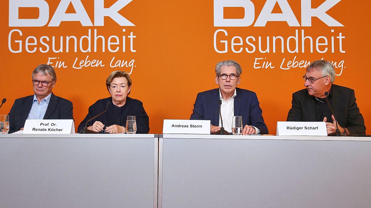 DAK sieht Pflegesystem in Deutschland am Kipppunkt