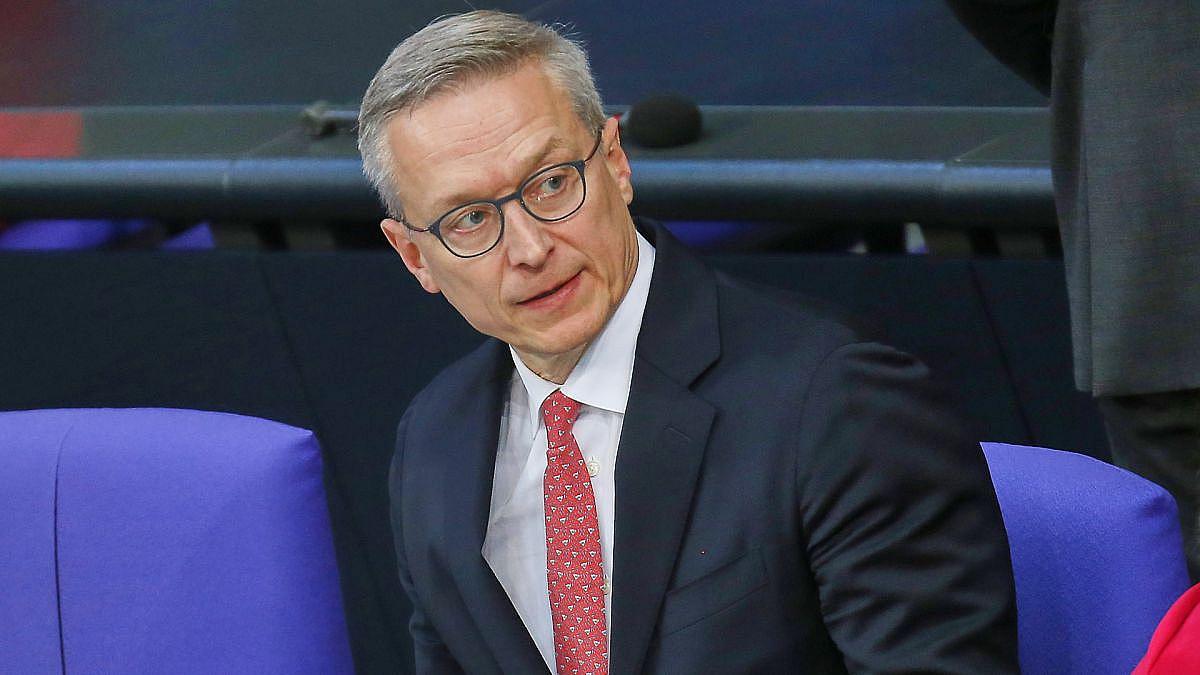 Digitalminister Wildberger kritisiert neue Kontrollbehörde für Tariftreuegesetz in Berlin