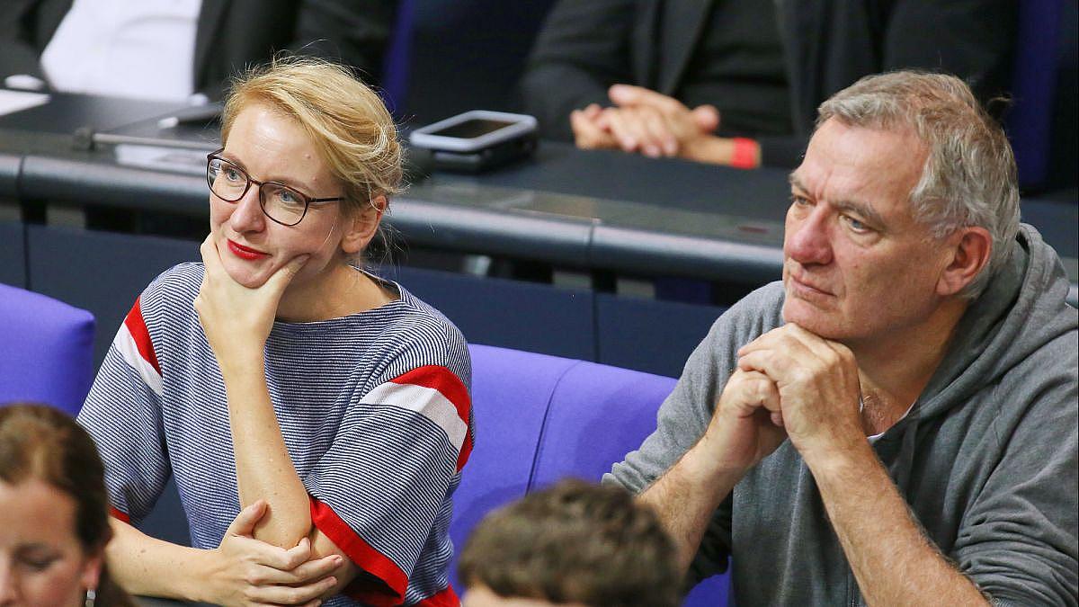 Linken-Parteispitze will Kriegsdienstverweigerern helfen