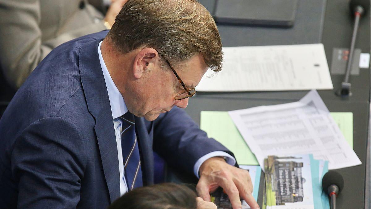 Zufriedenheit mit Außenminister Wadephul bricht ein: Forsa-Umfrage enthüllt Rückgang