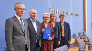 Wirtschaftsweise setzen höheres Wachstum für 2025 in Berlin an Wirtschaftsweise setzen höheres Wachstum für 2025 in Berlin an