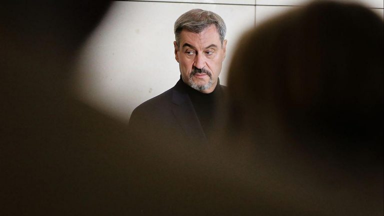 München: Söder drängt auf E-Auto-Förderung für Hybride München: Söder drängt auf E-Auto-Förderung für Hybride